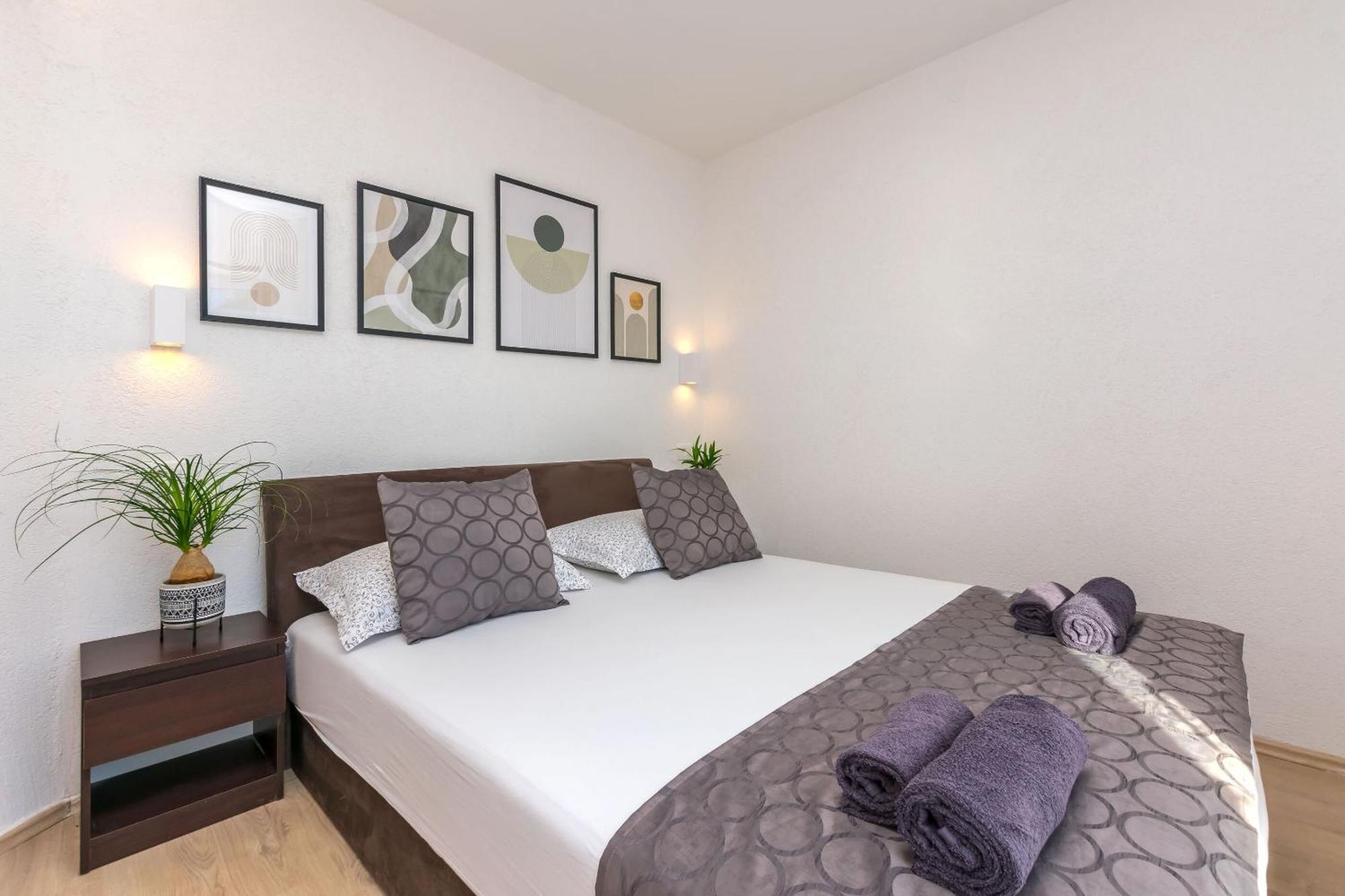Apartments Mladen Duce Exterior photo