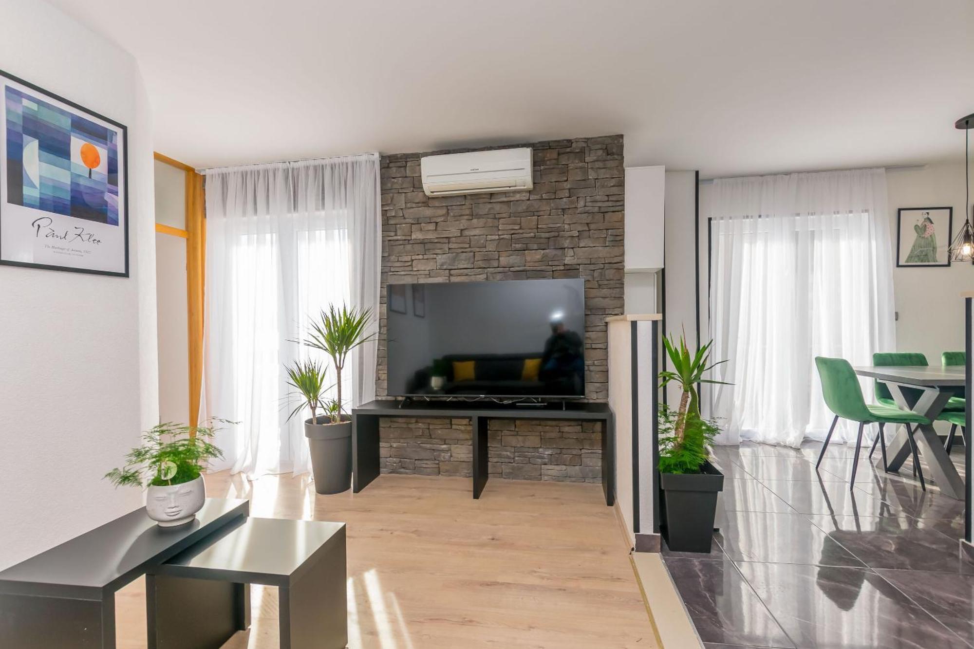 Apartments Mladen Duce Exterior photo