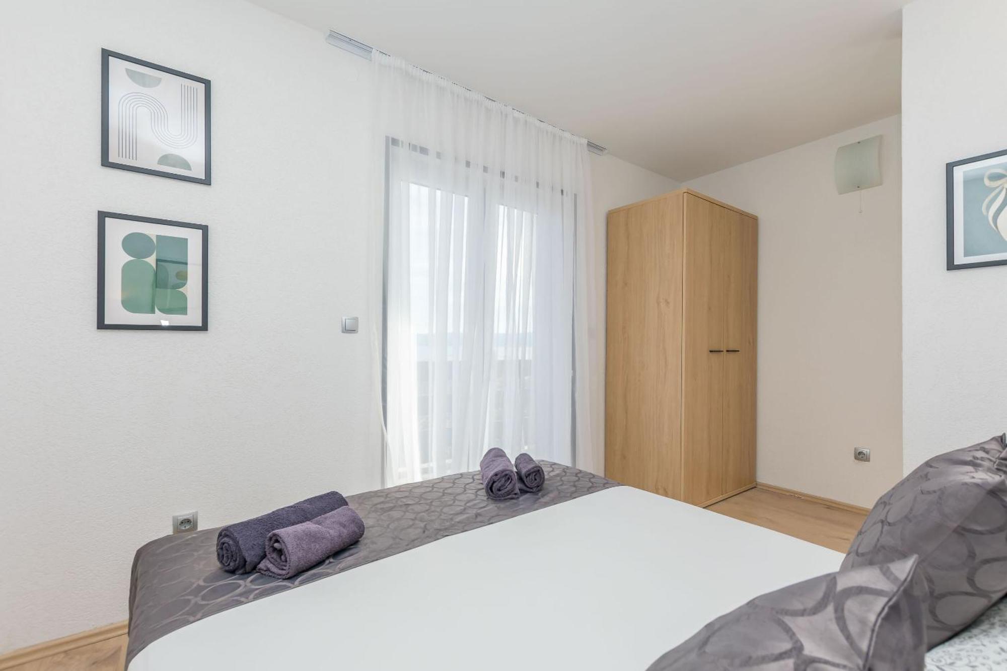 Apartments Mladen Duce Exterior photo