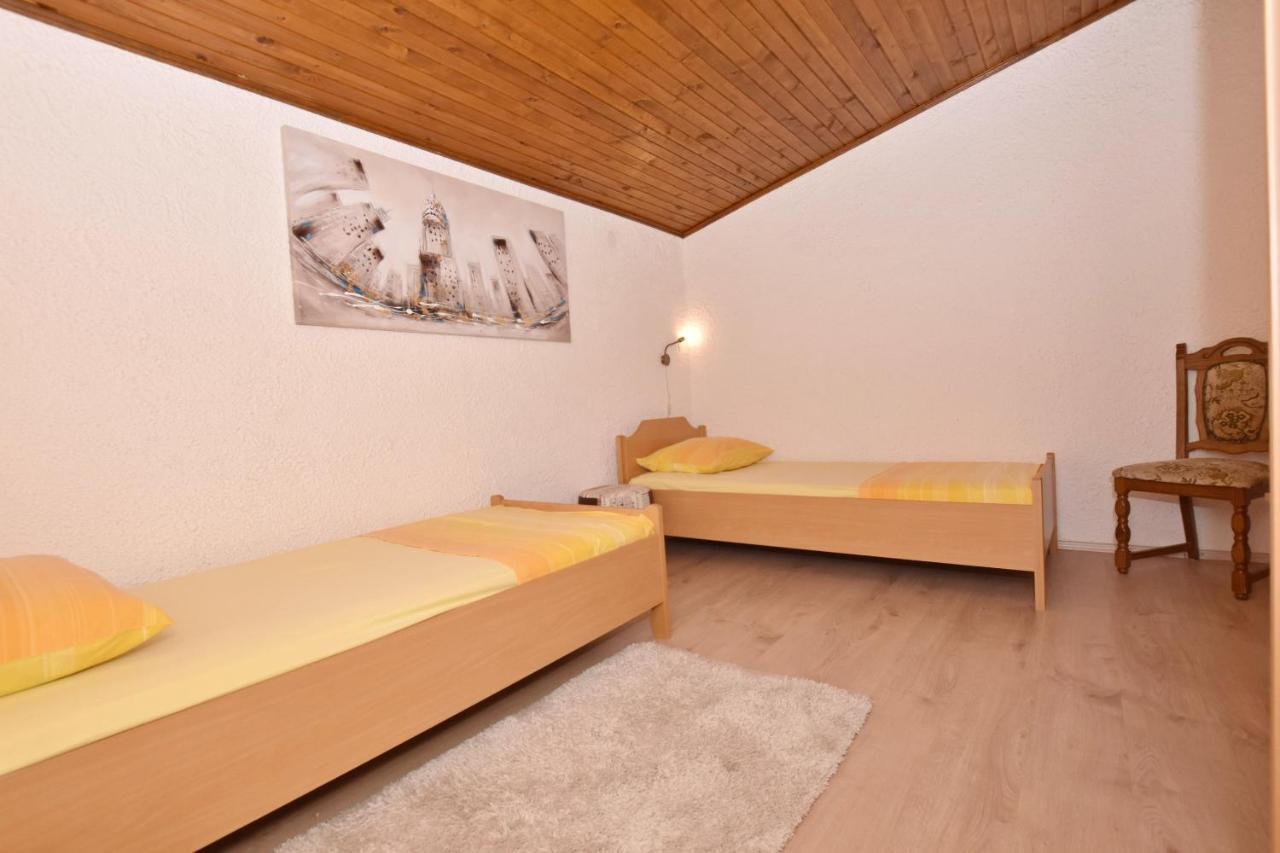 Apartments Mladen Duce Exterior photo